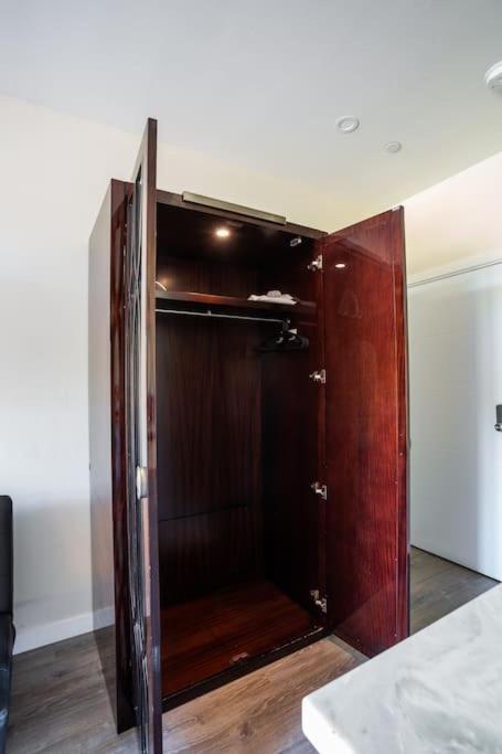 Appartamento Awesome Balboa And Downtown View With Cozy Patio San Diego Esterno foto